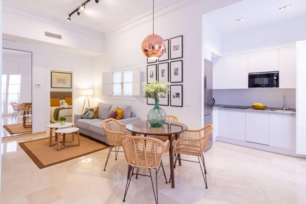 Mumu Luxury Suite Lirio Севиля Екстериор снимка