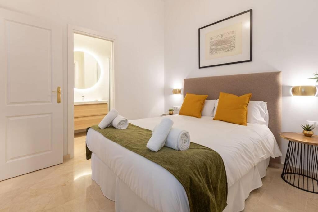 Mumu Luxury Suite Lirio Севиля Екстериор снимка