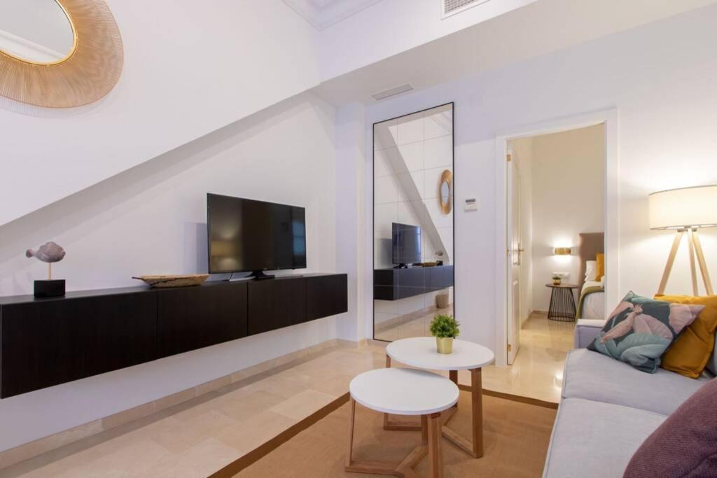 Mumu Luxury Suite Lirio Севиля Екстериор снимка