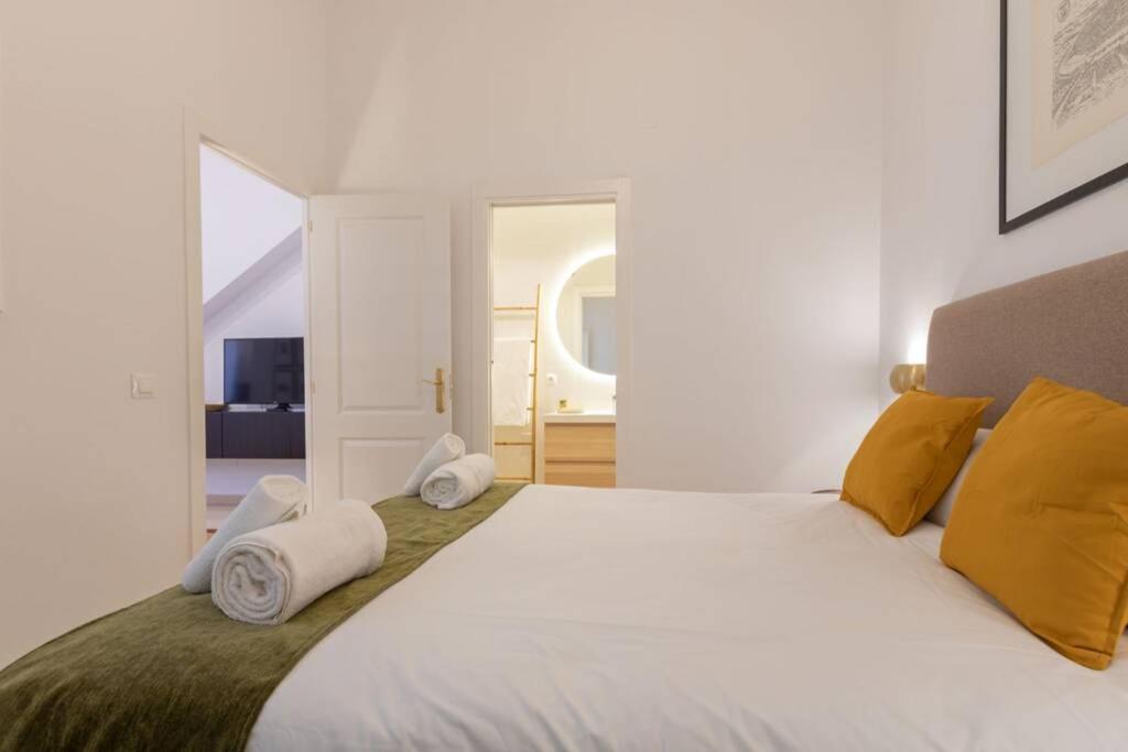 Mumu Luxury Suite Lirio Севиля Екстериор снимка